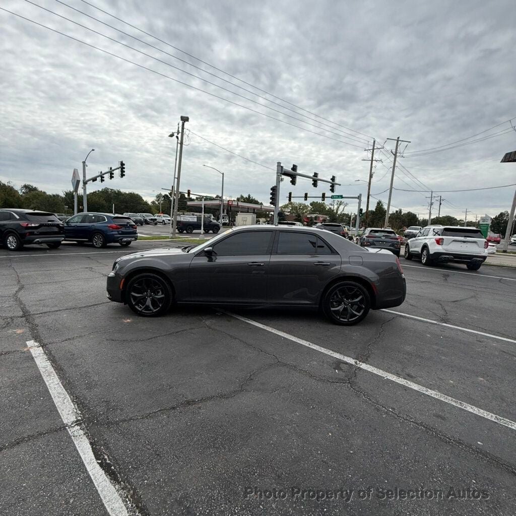 Used 2023 Chrysler 300 Touring w/ Sport Appearance Package RWD image 8