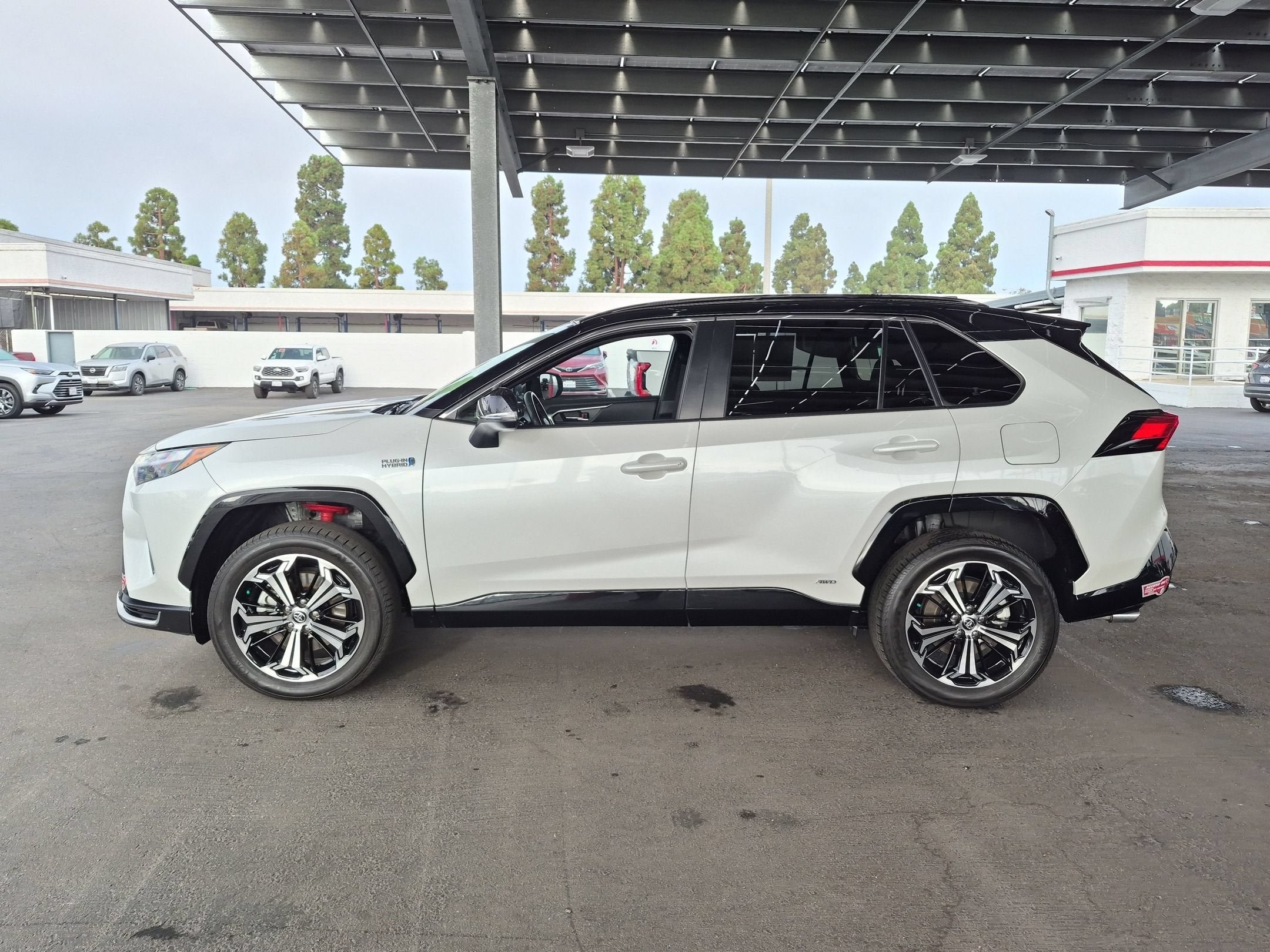 Certified 2023 Toyota RAV4 XSE w/ Weather Package AWD/4WD image 4