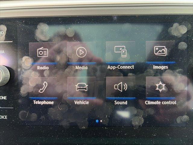 Used 2020 Volkswagen Atlas Cross Sport SE w/ Panoramic Sunroof Package image 8