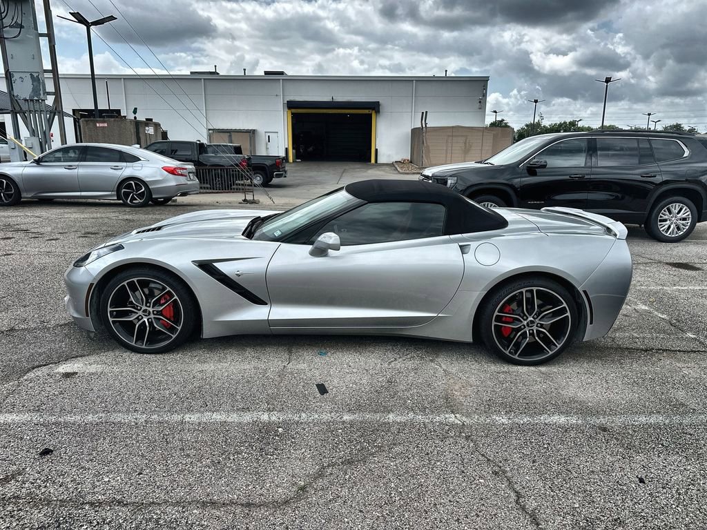 Used 2018 Chevrolet Corvette Stingray Convertible w/ 1LT RWD image 2