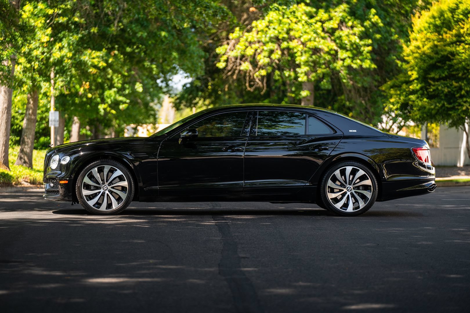 Used 2021 Bentley Flying Spur V8 AWD/4WD image 2