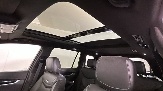 Used 2022 Cadillac XT6 Premium Luxury w/ Technology Package AWD/4WD image 12
