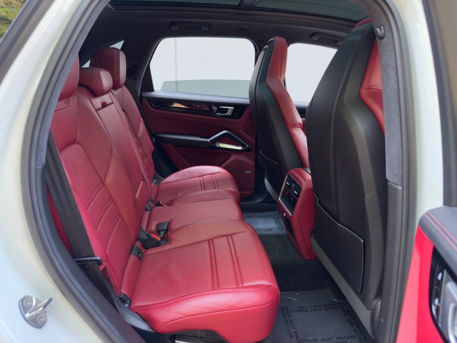 Used 2020 Porsche Cayenne Turbo image 44