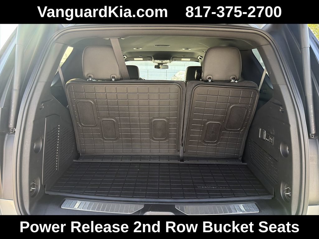 Used 2024 GMC Yukon AT4 w/ Technology Package AWD/4WD image 23