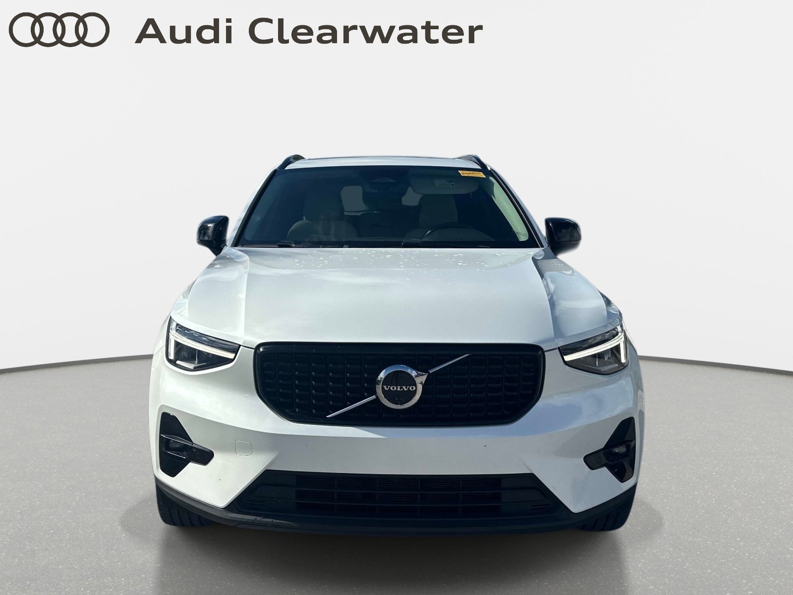 Used 2023 Volvo XC40 B5 Plus w/ Protection Package Premier AWD/4WD image 5