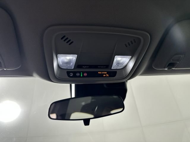 Used 2025 Chevrolet Malibu LT image 24