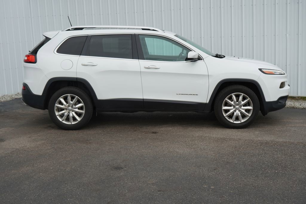 Used 2016 Jeep Cherokee Limited AWD/4WD image 2