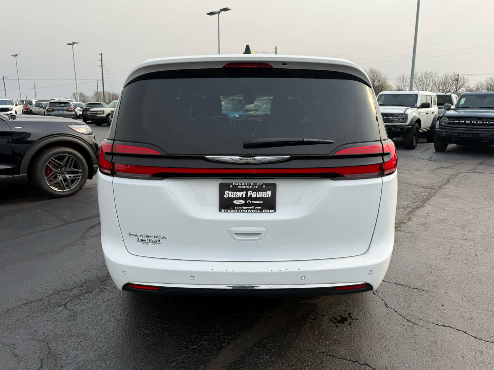 Used 2024 Chrysler Pacifica Touring-L FWD image 23