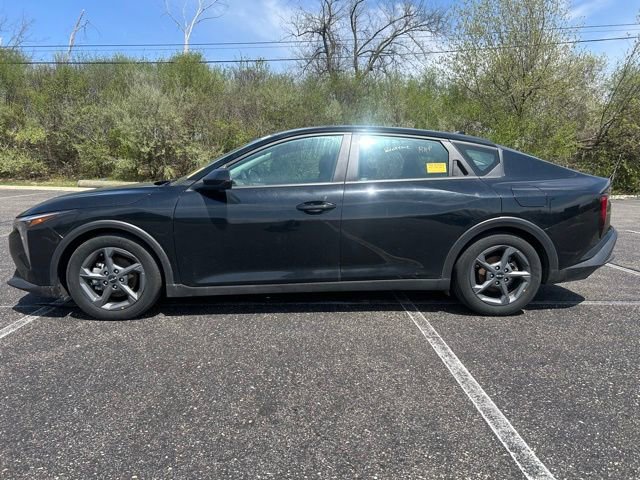 Used 2025 Kia K4 LXS FWD image 2