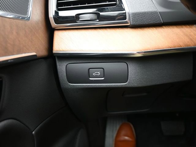 Used 2024 Volvo XC90 B6 Plus w/ Protection Package Premier image 28