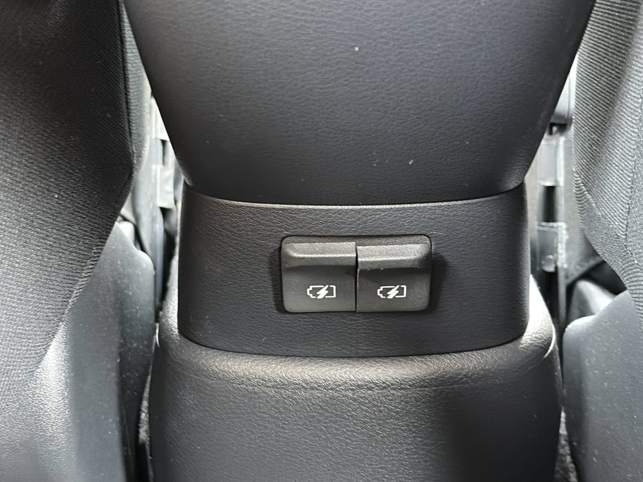 Used 2020 Nissan Kicks SV FWD image 19