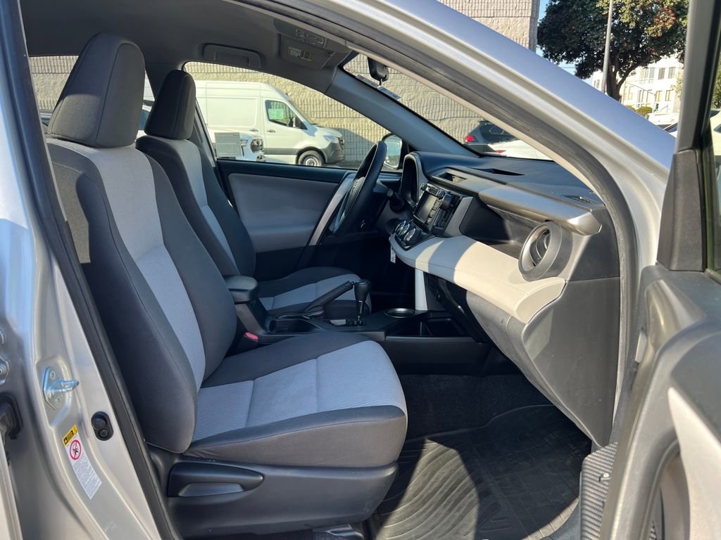 Used 2015 Toyota RAV4 LE image 18