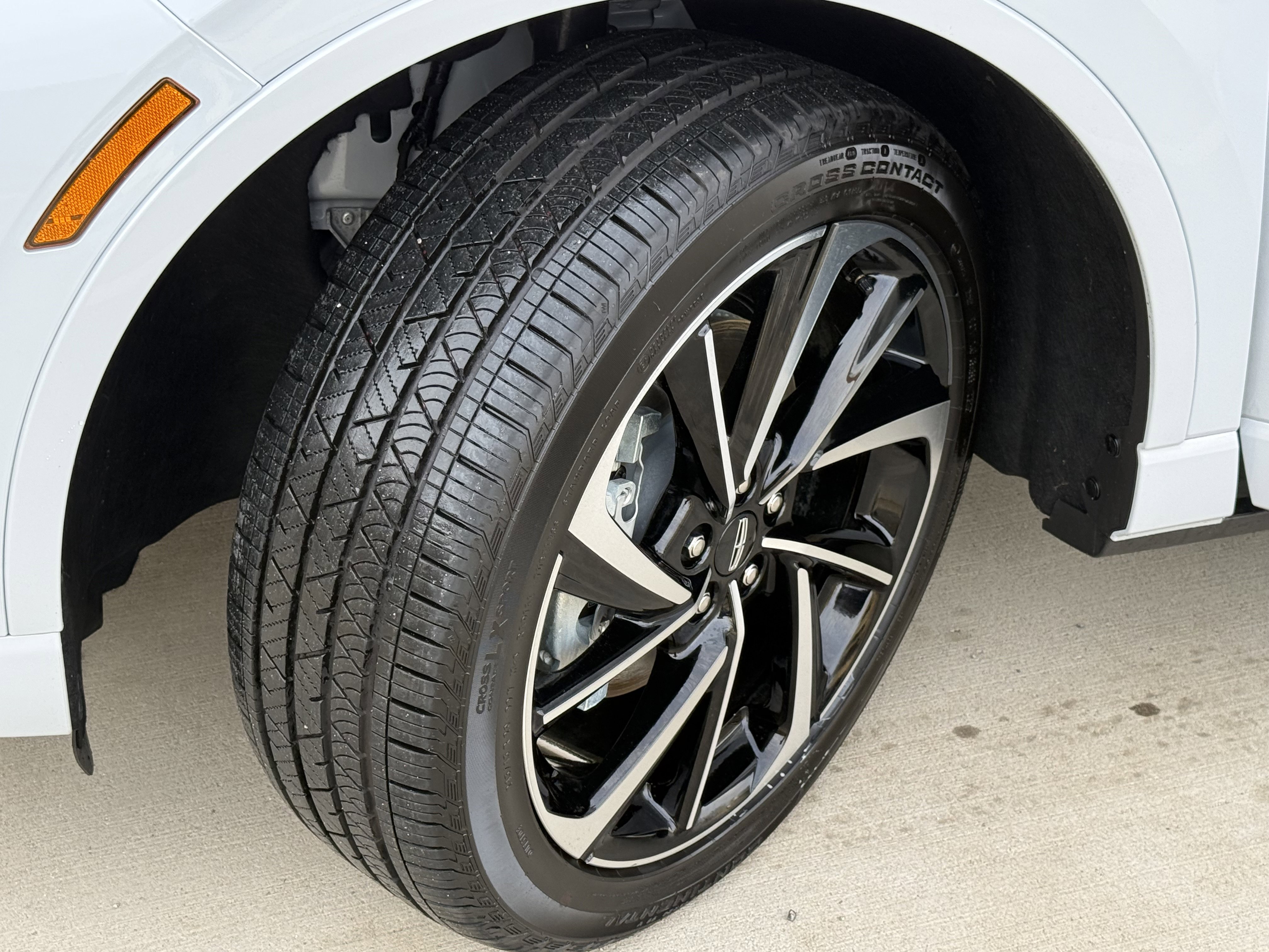 Used 2025 Lincoln Corsair Grand Touring w/ Equipment Group 301A image 15