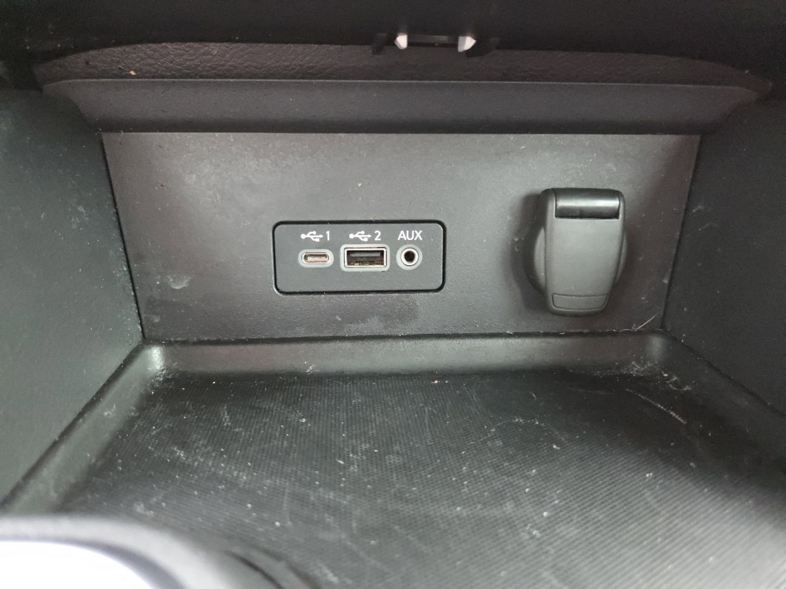 Used 2022 Nissan Sentra SV w/ Trunk Package image 8