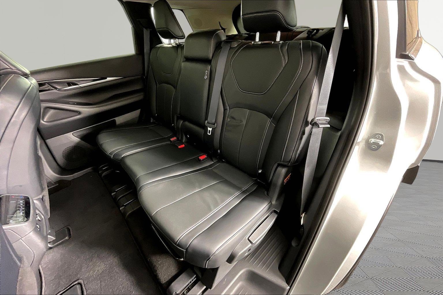 Used 2023 INFINITI QX60 Pure image 22