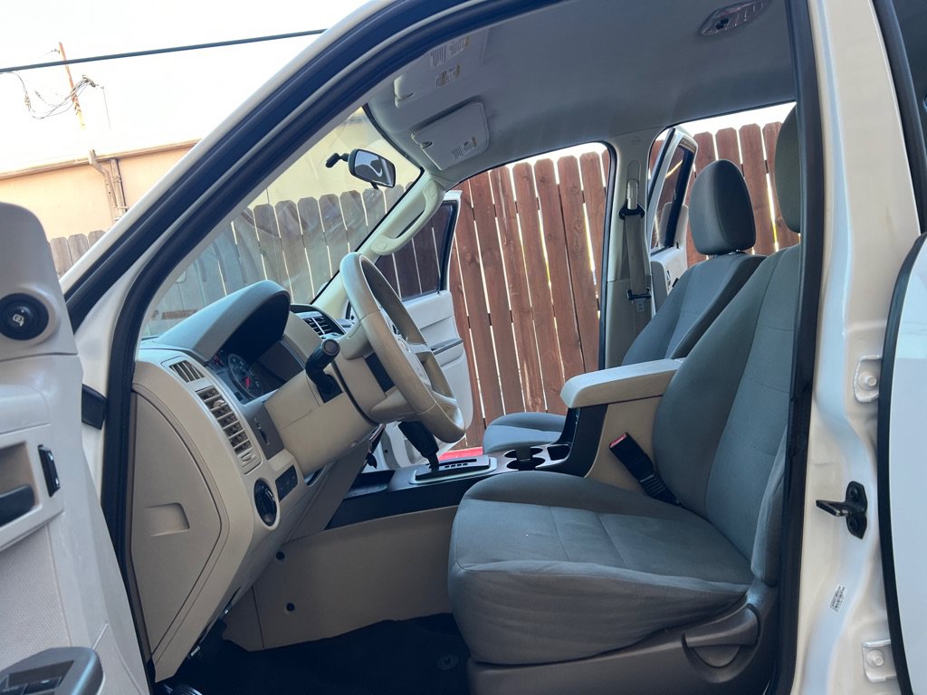 Used 2012 Ford Escape XLS FWD image 12