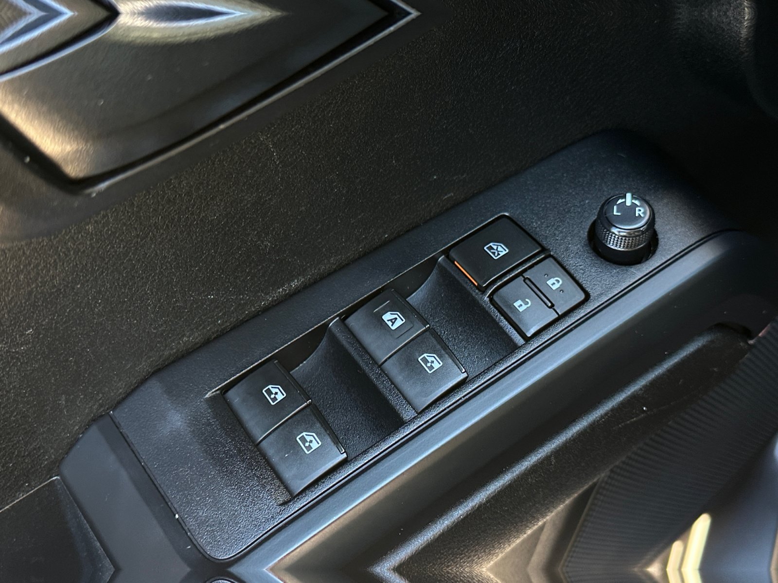 Used 2022 Toyota Tacoma SR w/ SR Convenience Package RWD image 19
