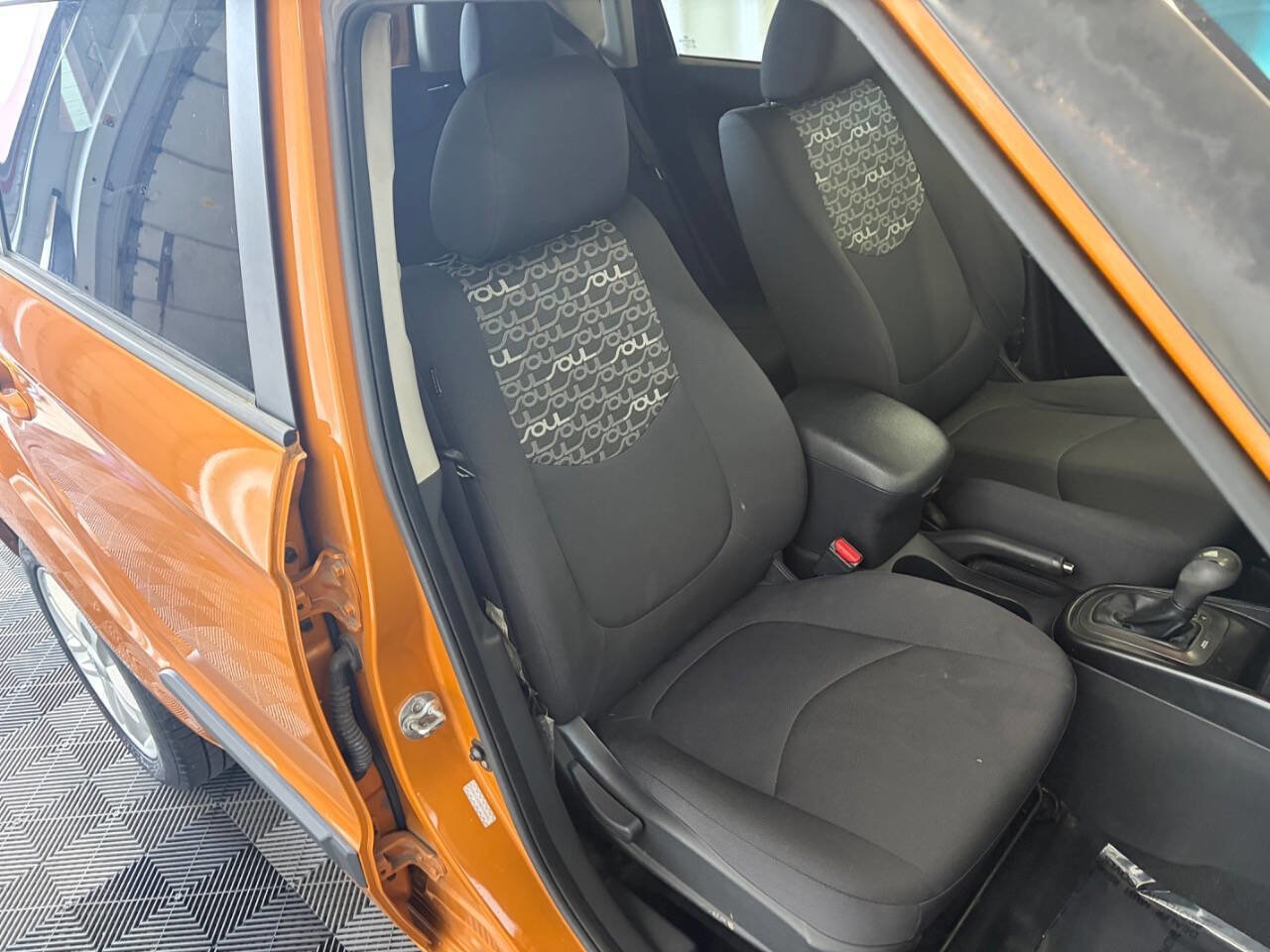 Used 2011 Kia Soul + FWD image 35