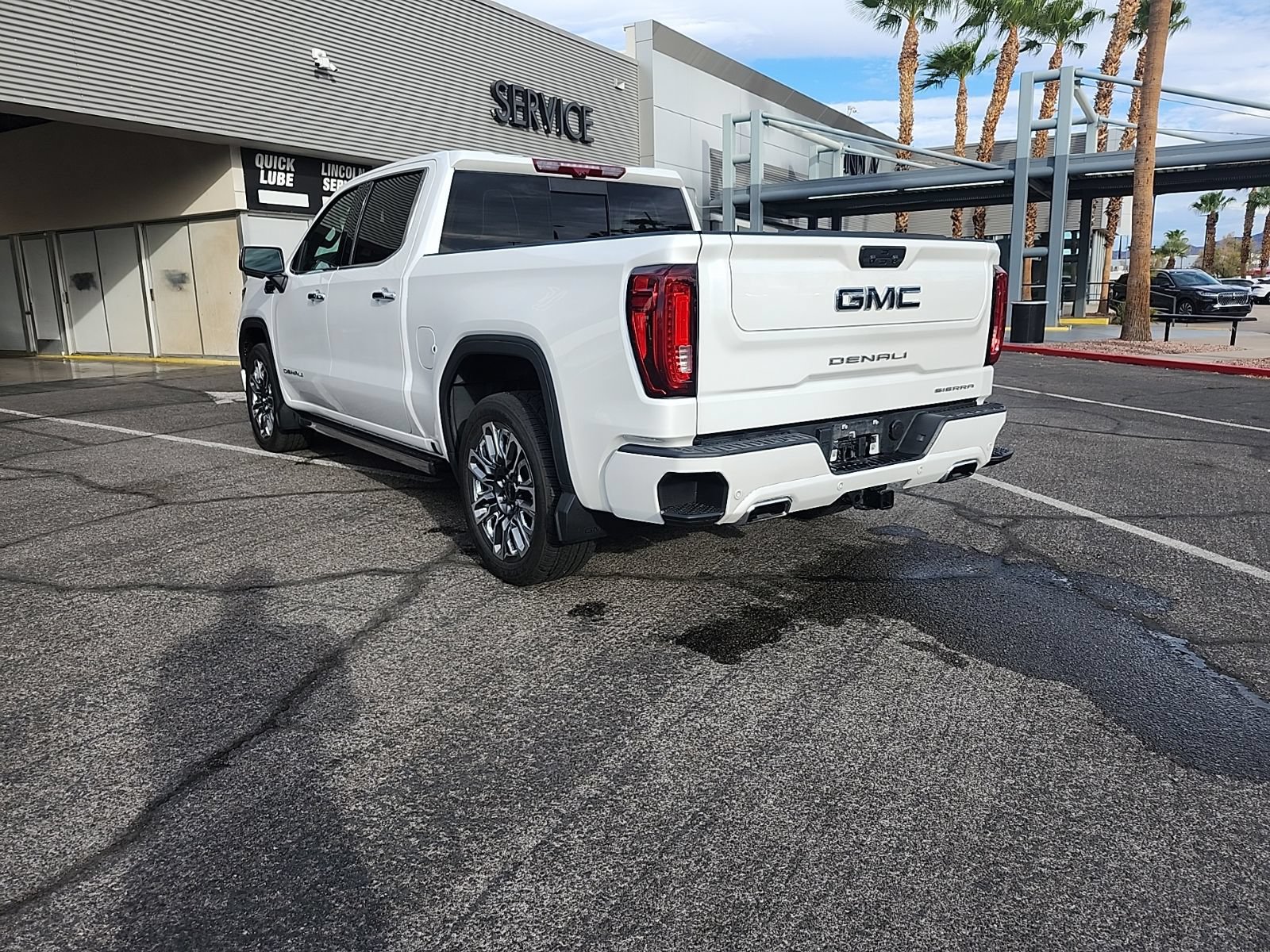Used 2024 GMC Sierra 1500 Denali Ultimate AWD/4WD image 4
