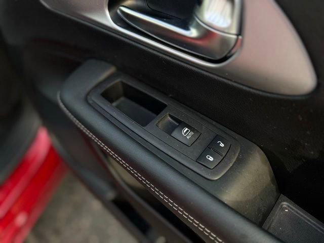 Certified 2025 Chrysler Pacifica Limited image 18