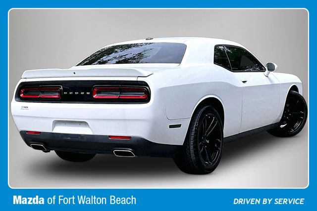 Used 2019 Dodge Challenger SXT RWD image 5