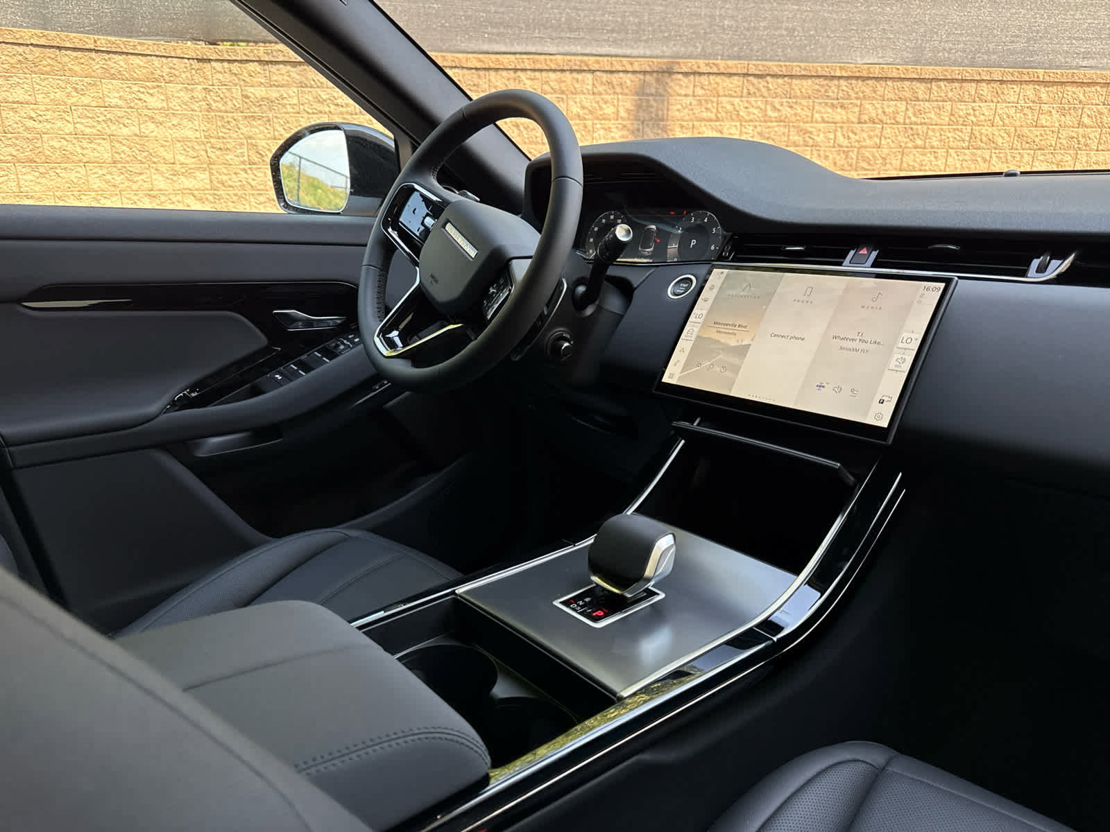 New 2026 Land Rover Range Rover Evoque S image 11
