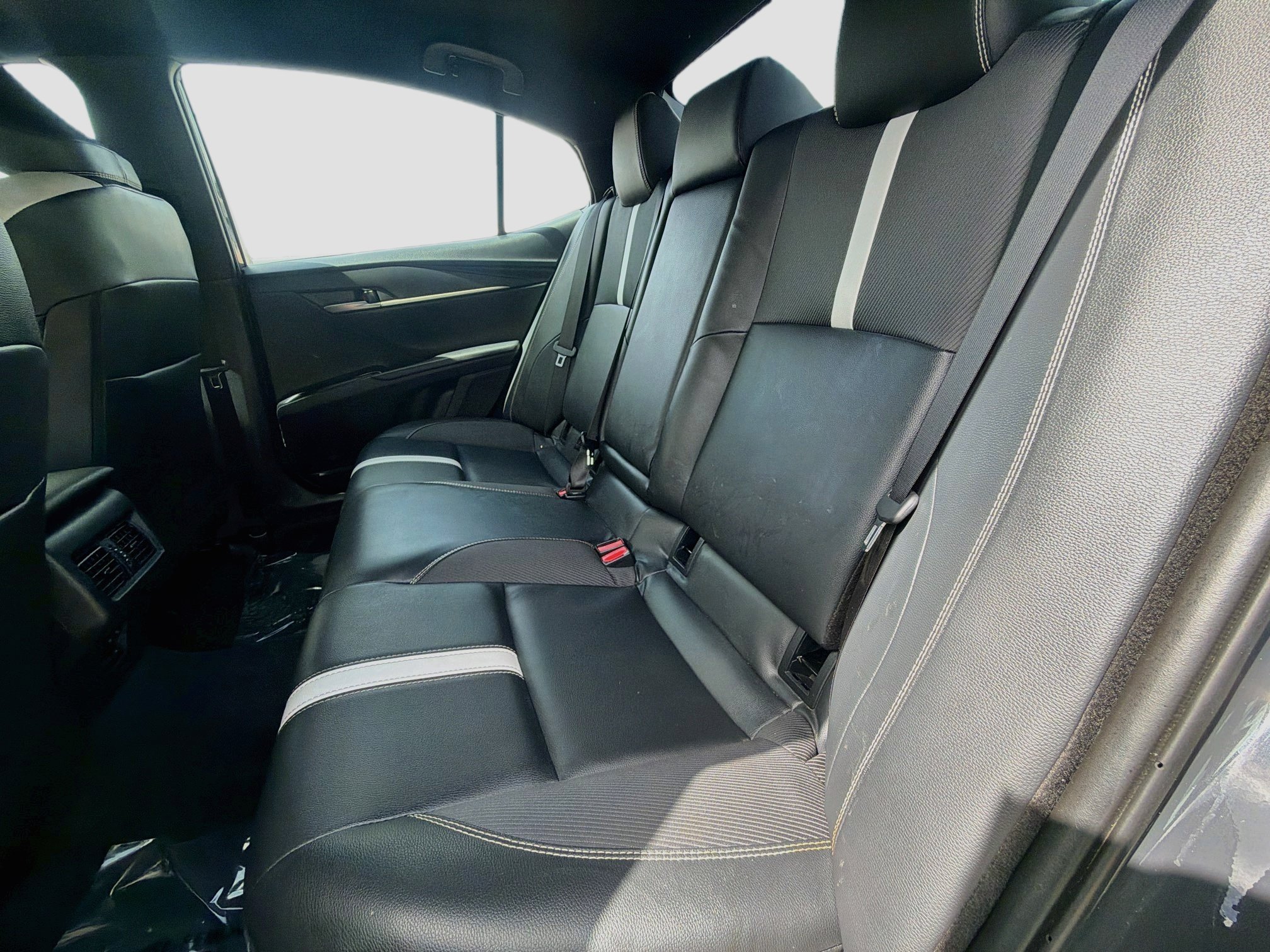 Used 2025 Toyota Camry SE FWD image 19