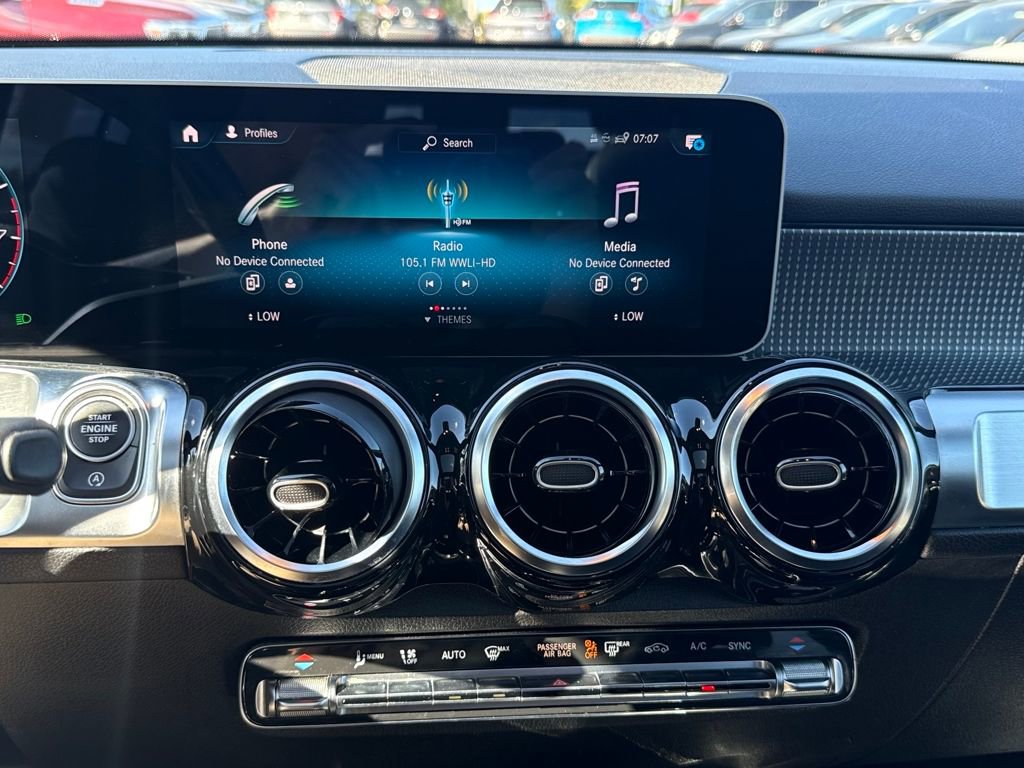 Used 2021 Mercedes-Benz GLB 250 4MATIC image 36