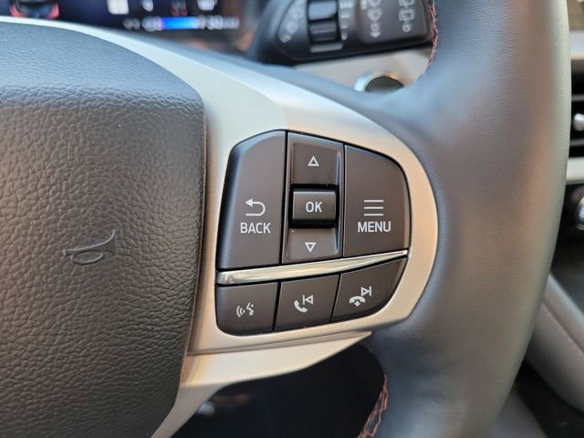 Used 2025 Ford Explorer Active w/ Active Comfort Package RWD image 6