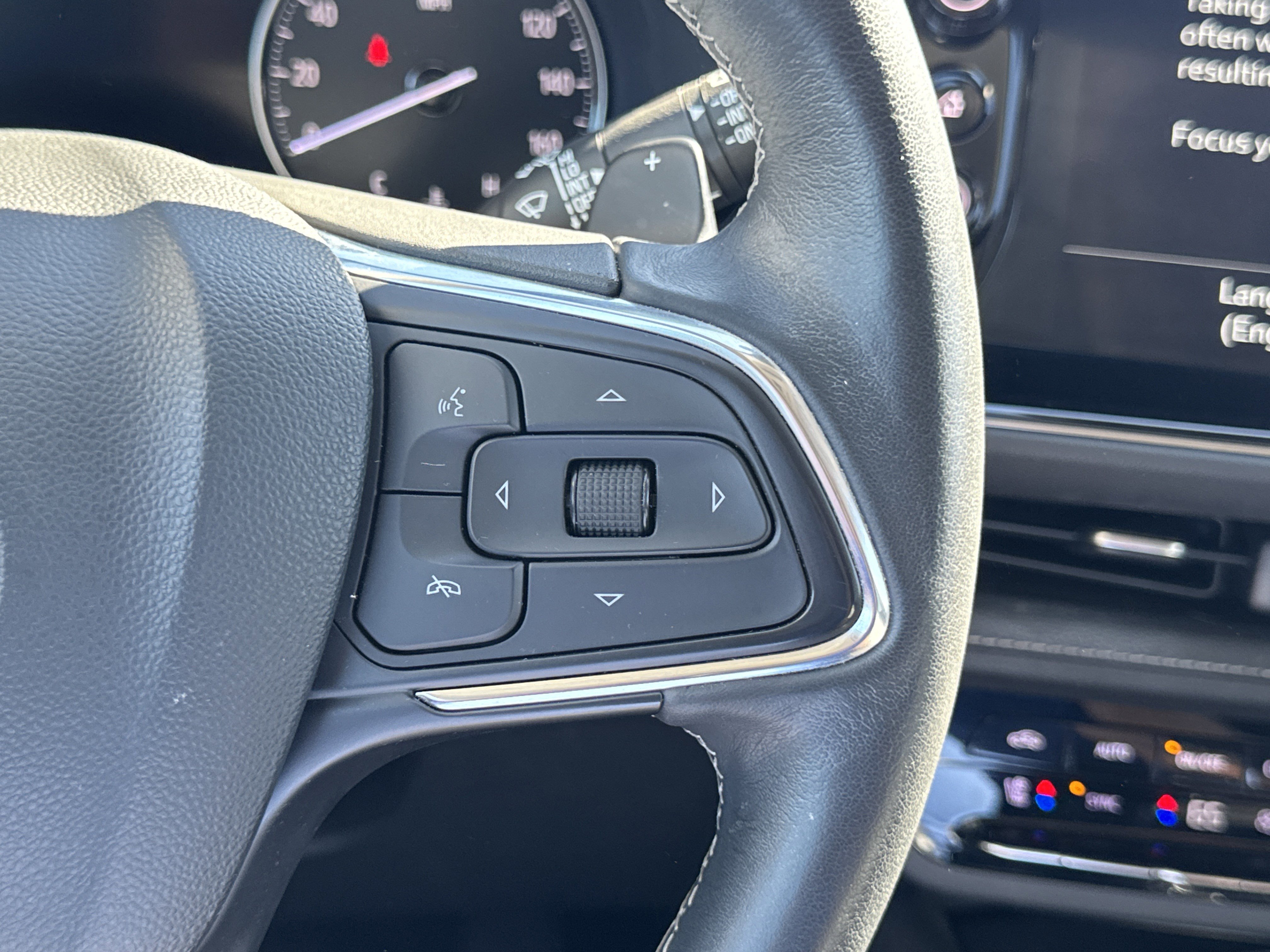 Used 2023 Buick Envision Avenir image 15