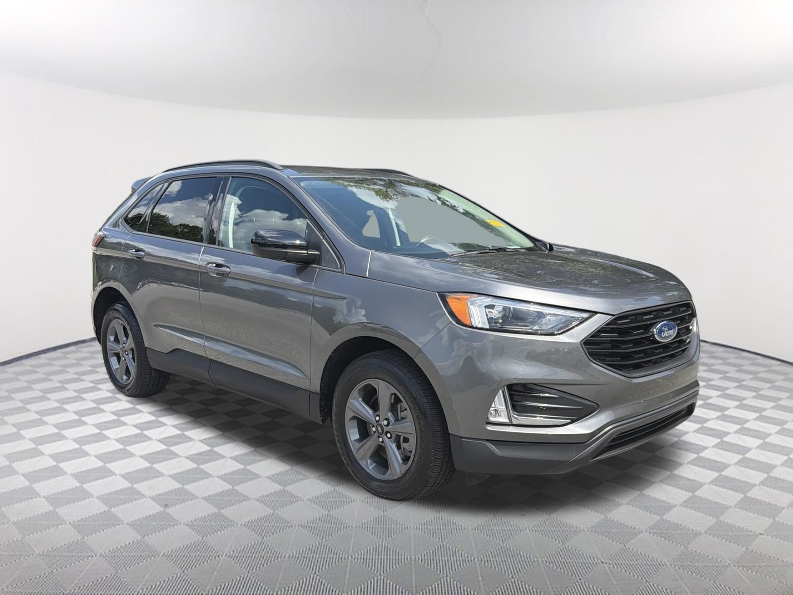 Used 2023 Ford Edge SEL w/ Sport Appearance Package AWD/4WD image 3