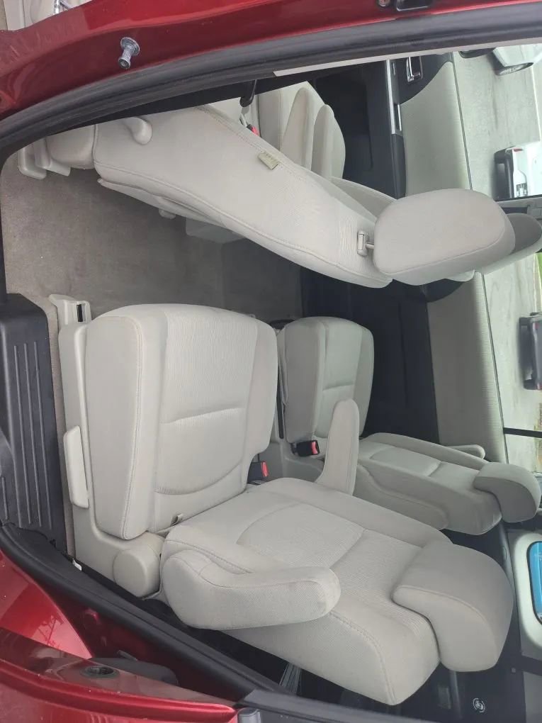 Used 2010 MAZDA MAZDA5 Touring FWD image 19