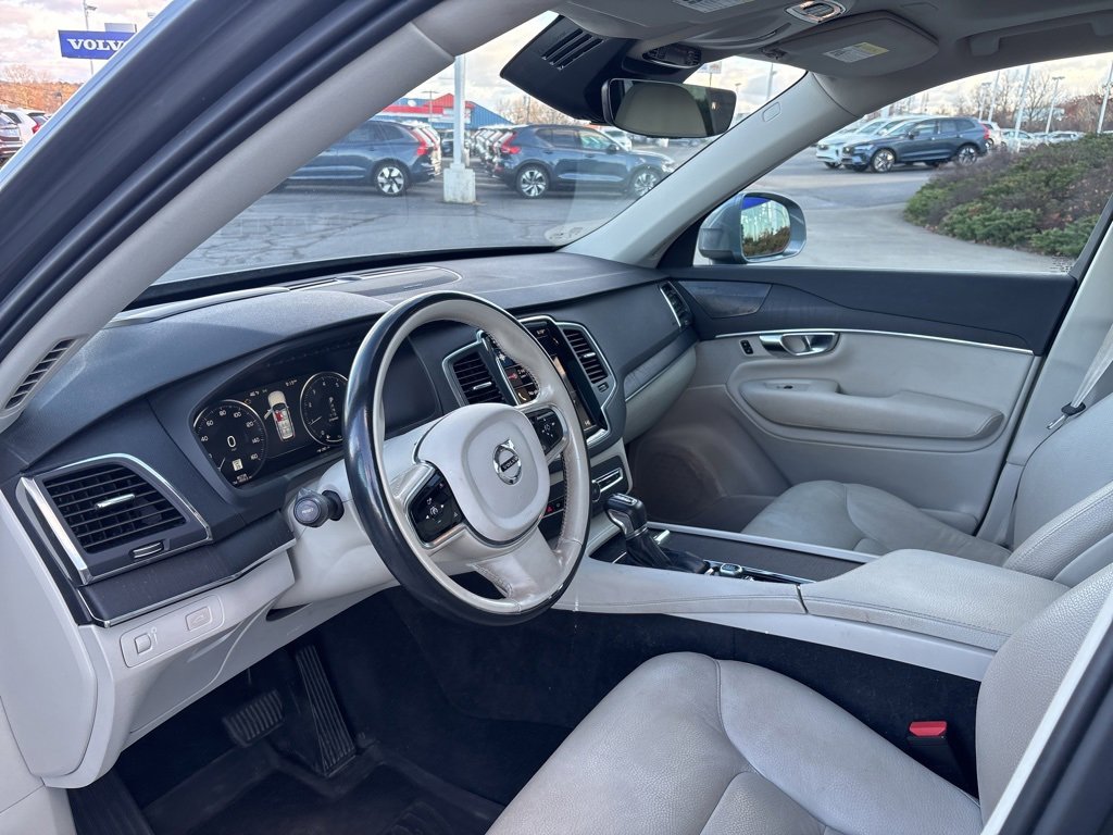 Used 2020 Volvo XC90 T6 Momentum w/ Protection Package Premier image 20