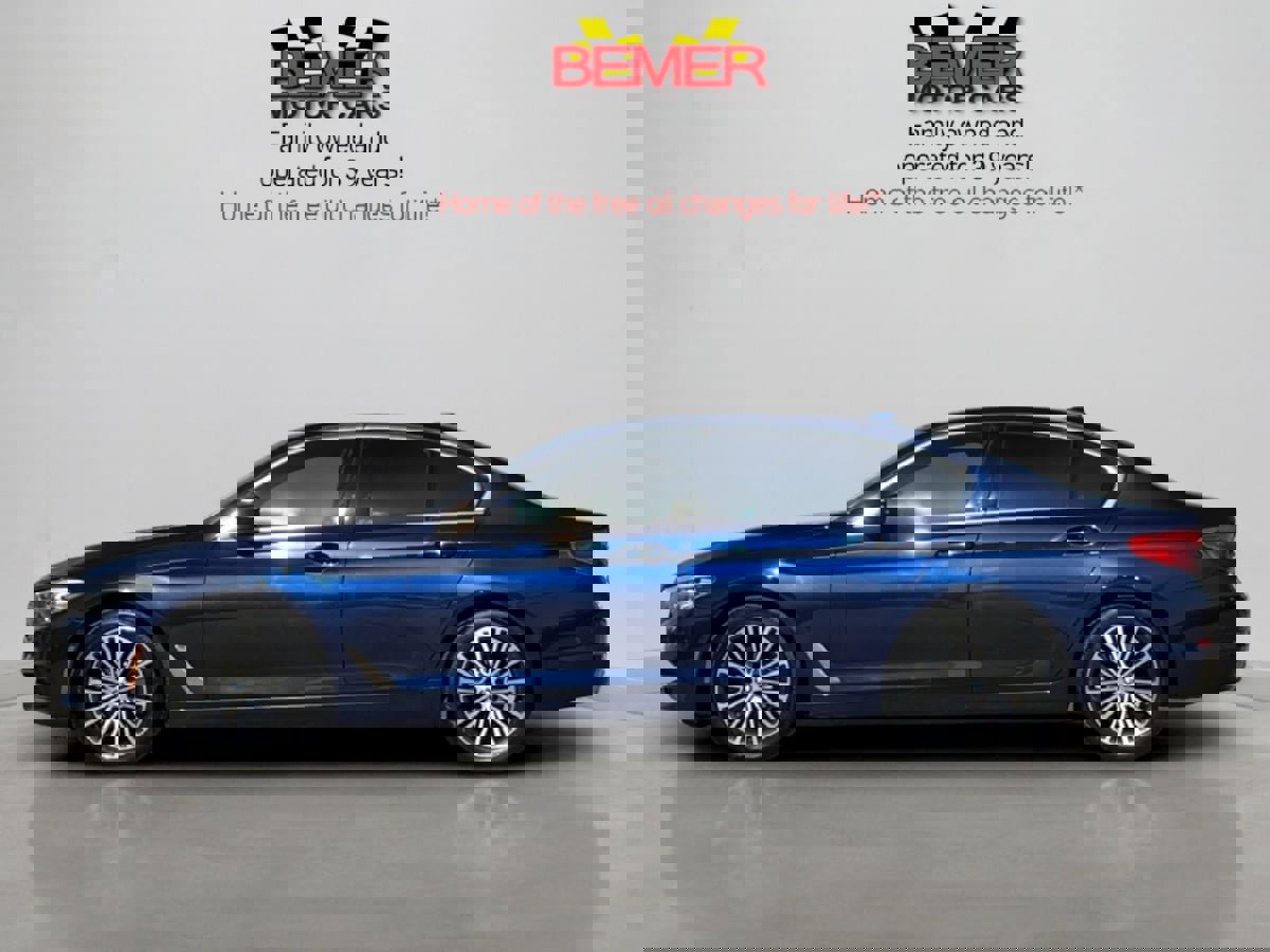 Used 2019 BMW 530i xDrive w/ Premium Package AWD/4WD image 2