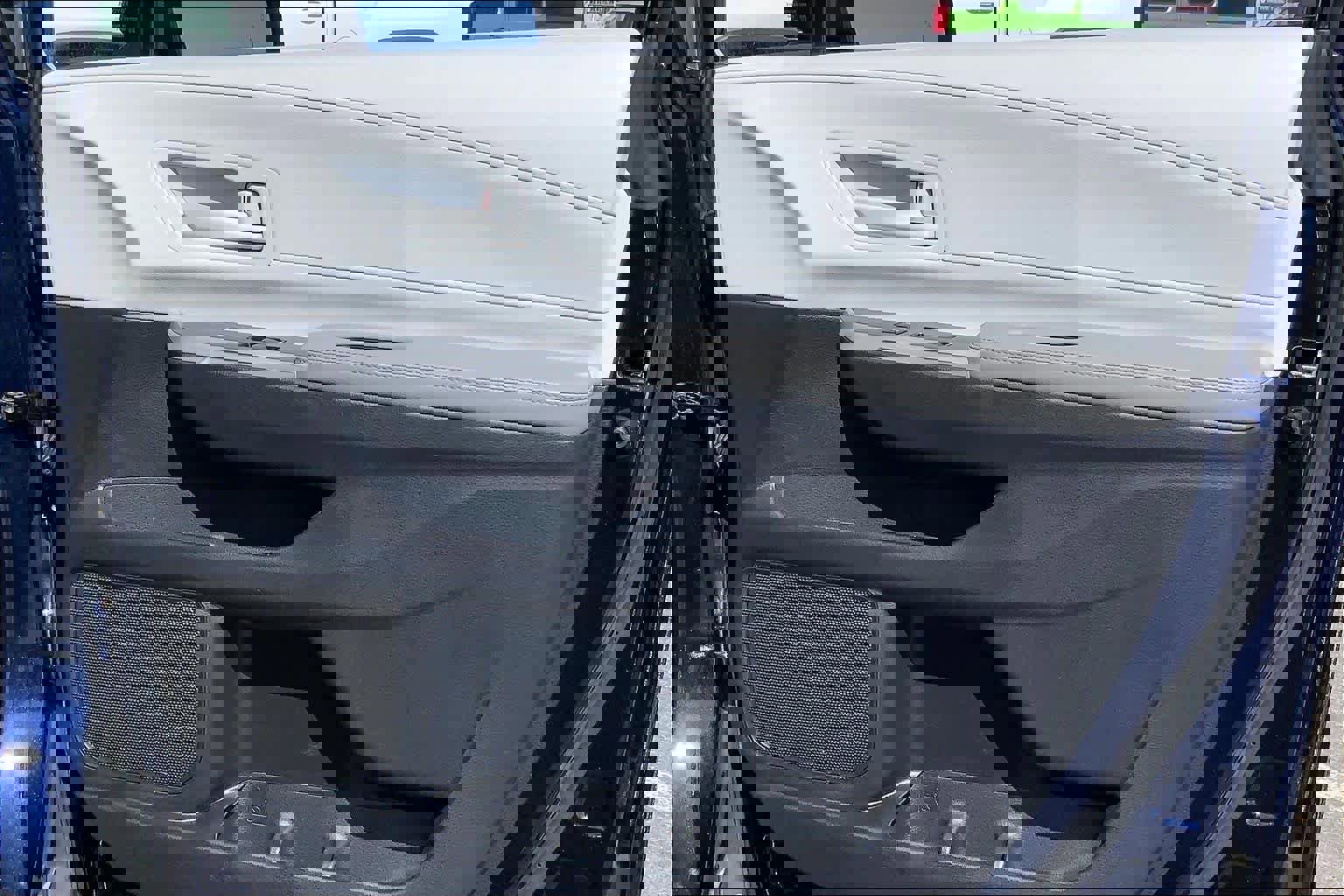 Used 2025 Toyota Sienna LE w/ LE Plus Package image 22