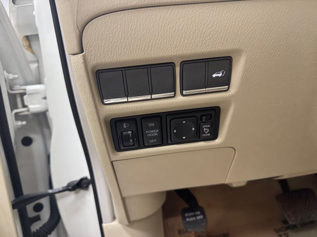 Used 2011 INFINITI QX56 2WD w/ Theater Pkg image 22
