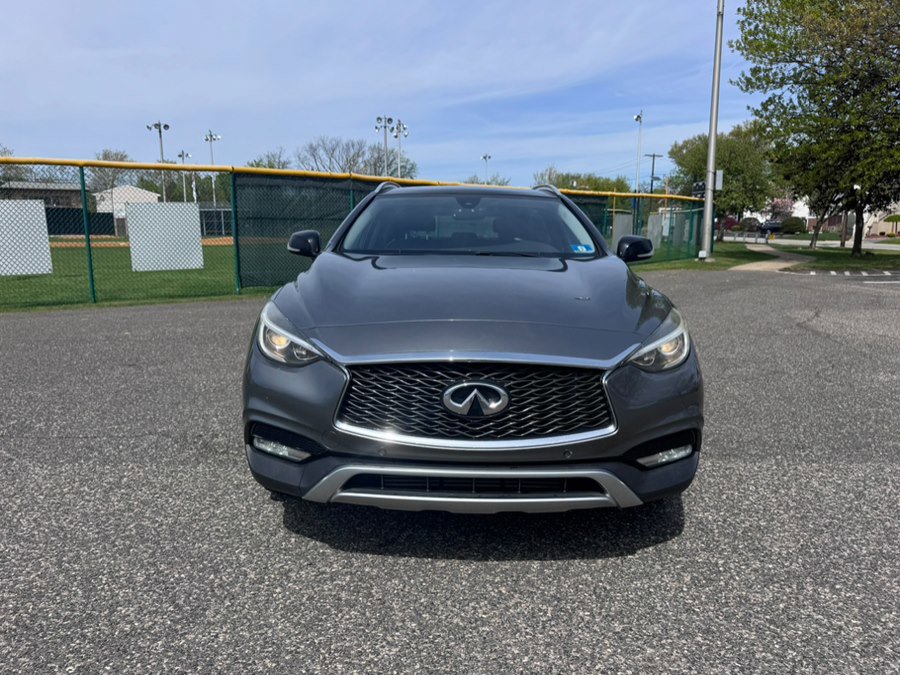 Used 2018 INFINITI QX30 Premium w/ Navigation Package image 2