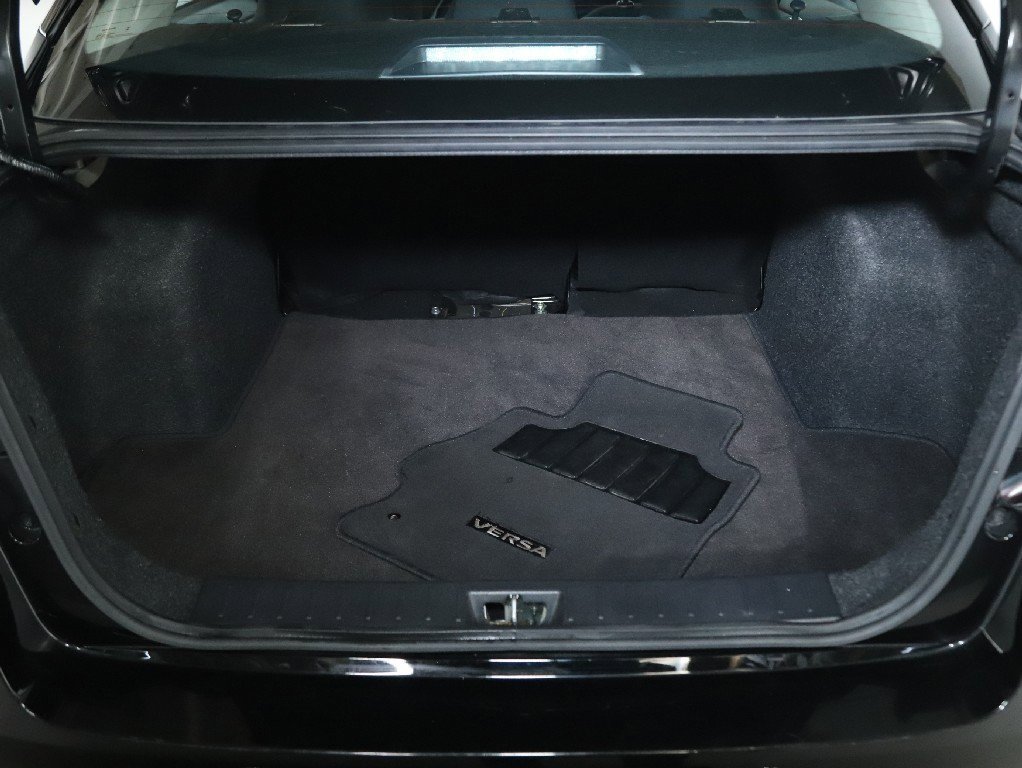 Certified 2025 Nissan Versa SV image 28