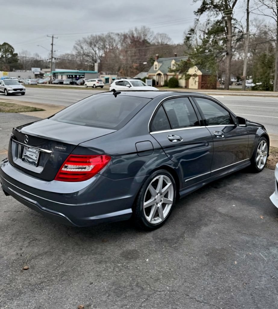 Used 2013 Mercedes-Benz C 250 Sedan image 3