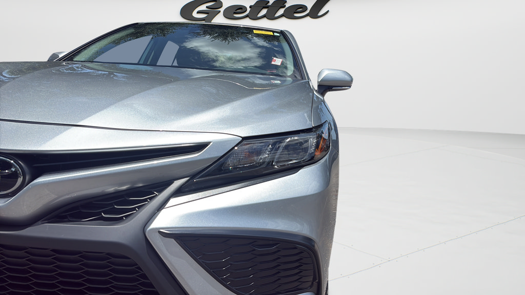 Used 2024 Toyota Camry SE w/ Cold Weather Package FWD image 22