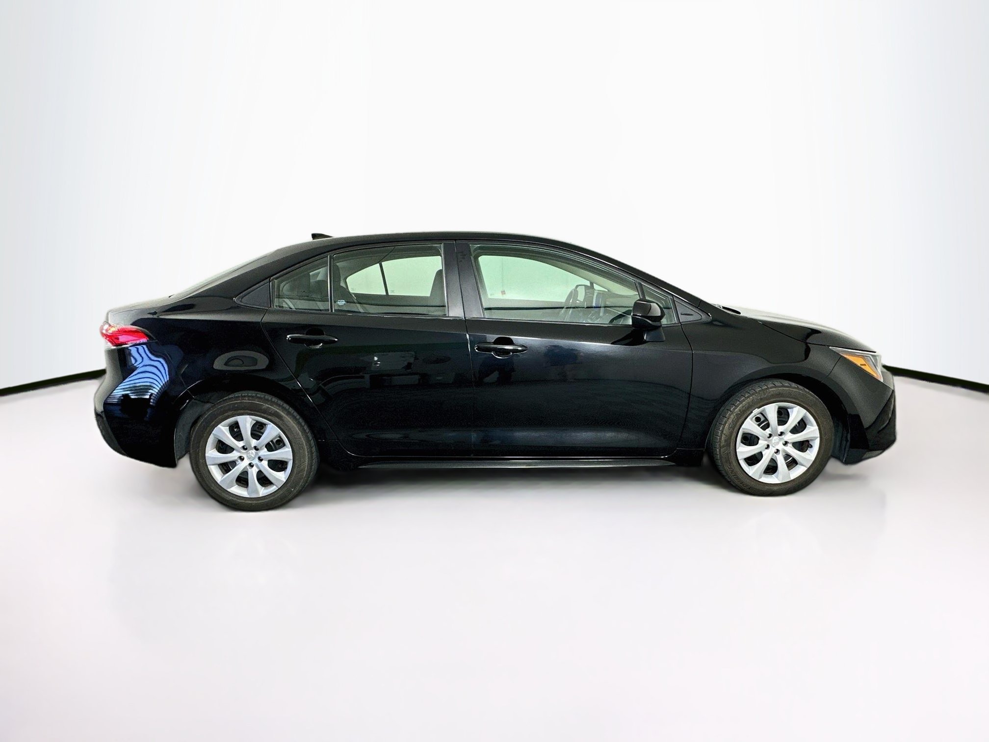 Used 2024 Toyota Corolla LE FWD image 10