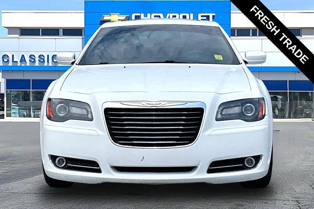 Used 2013 Chrysler 300 S RWD image 17