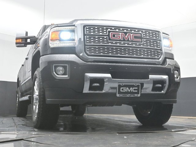 Used 2019 GMC Sierra 3500 Denali w/ Duramax Plus Package AWD/4WD image 42