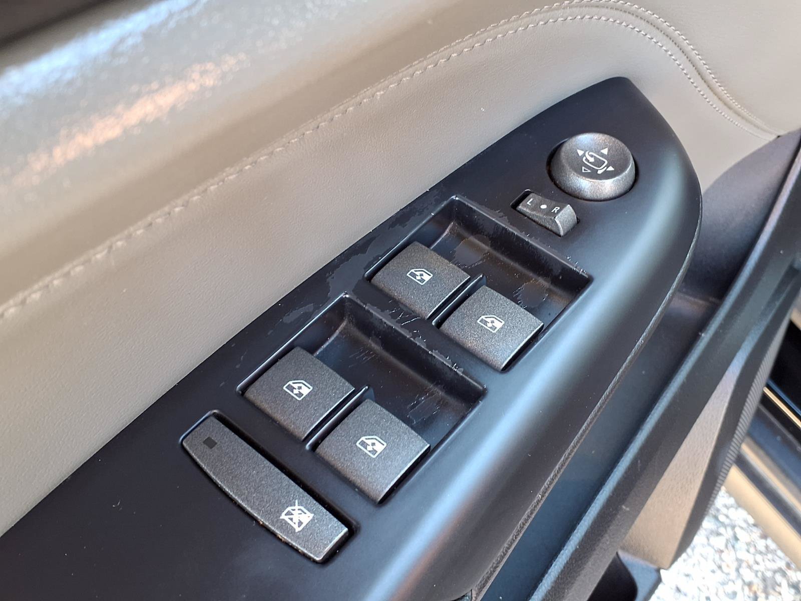 Used 2010 Cadillac SRX Premium AWD/4WD image 14