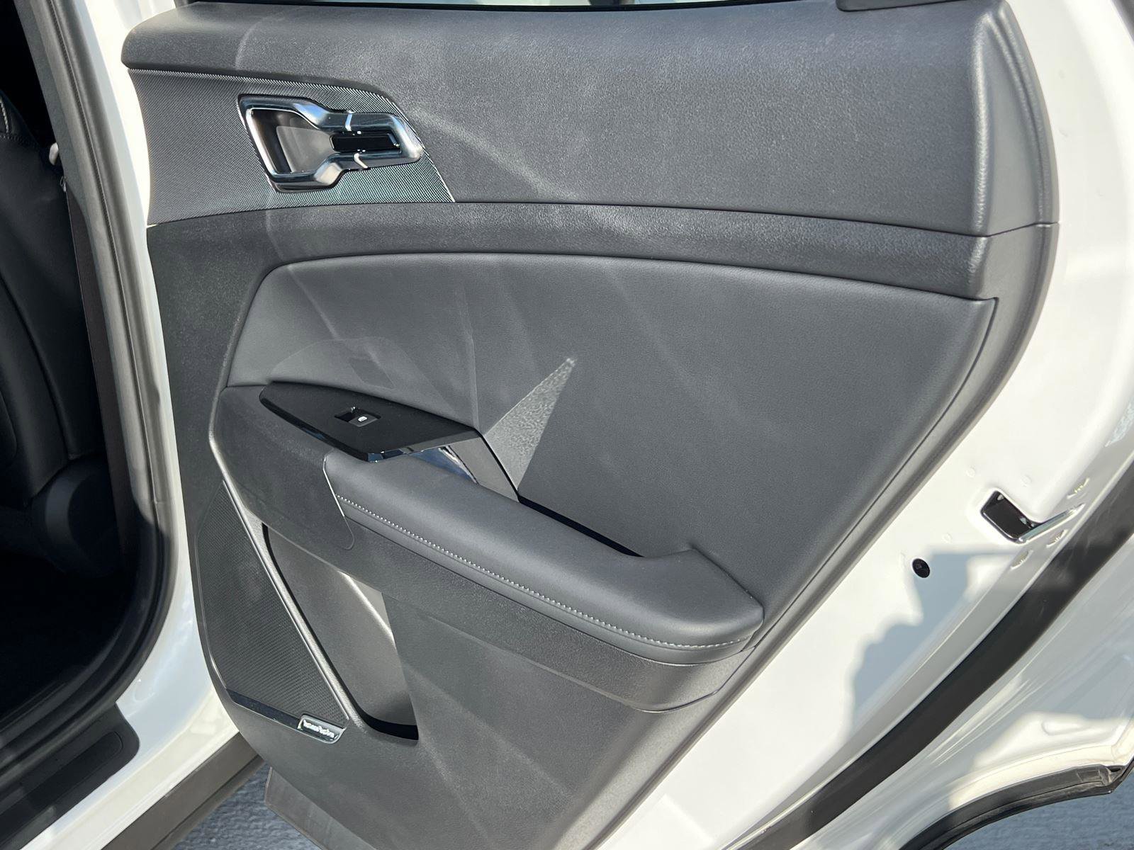 Used 2024 Kia Sportage SX Prestige image 16