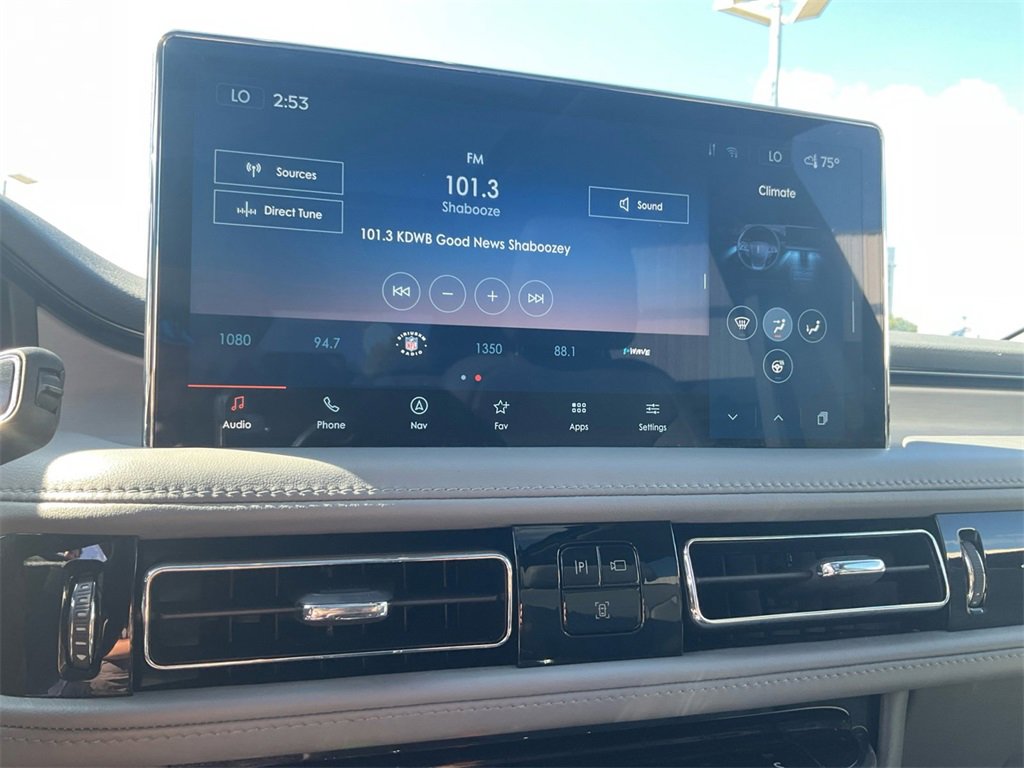 Used 2022 Lincoln Nautilus Reserve w/ Equipment Group 201A image 17