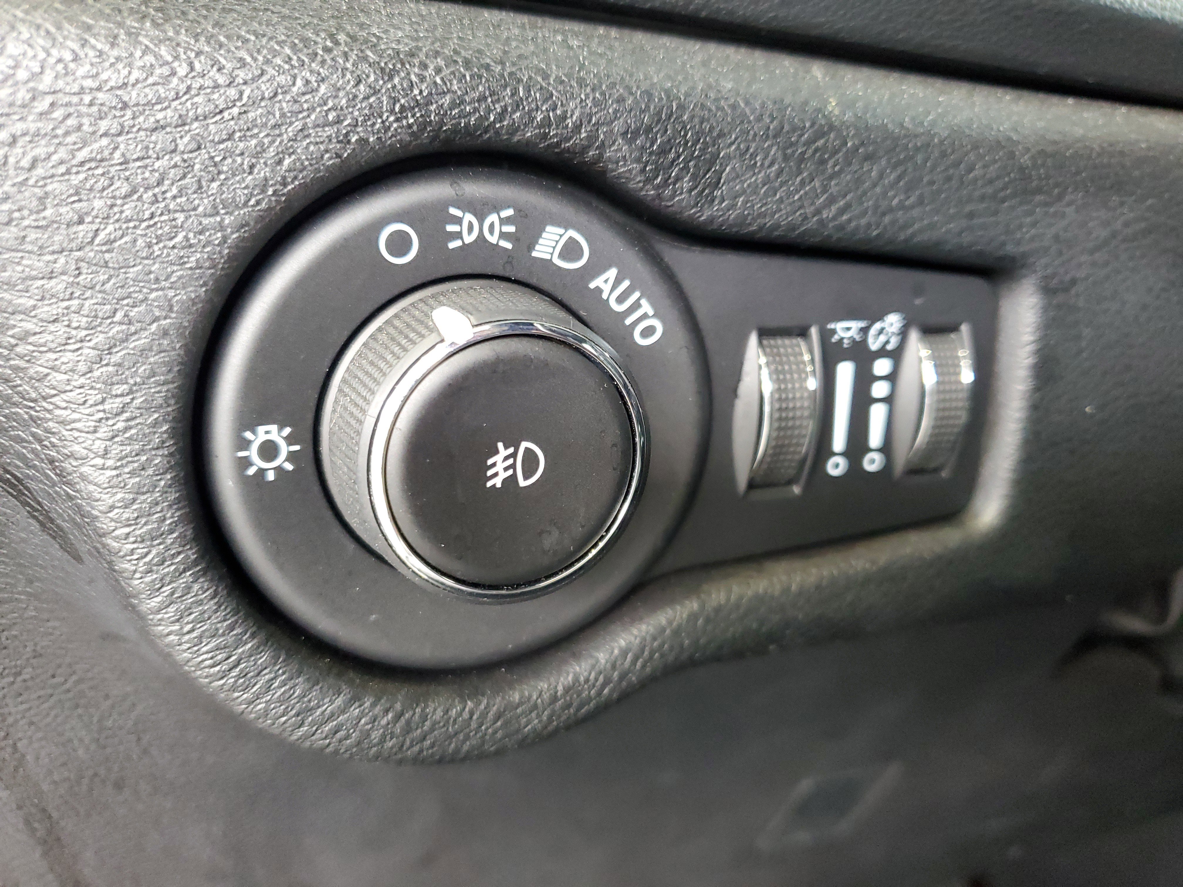 Used 2020 Chrysler Pacifica Touring-L Plus FWD image 21