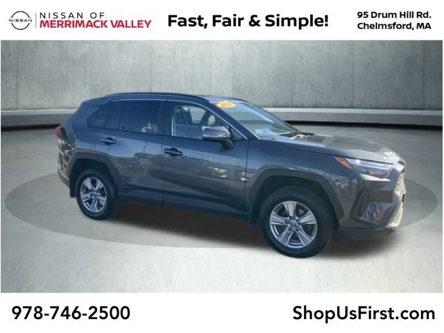 Used 2022 Toyota RAV4 XLE w/ Convenience Package image 1