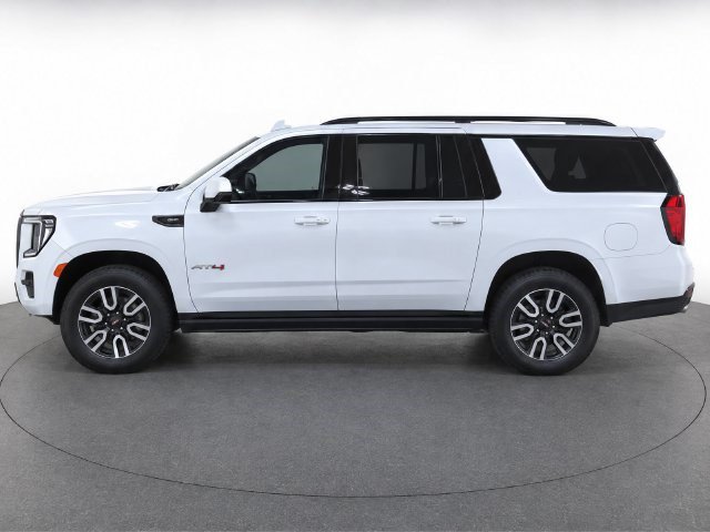 Used 2023 GMC Yukon XL AT4 w/ AT4 Premium Plus Package AWD/4WD image 6