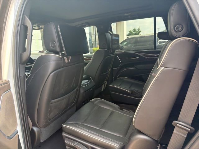 Used 2021 Cadillac Escalade Premium Luxury RWD image 31